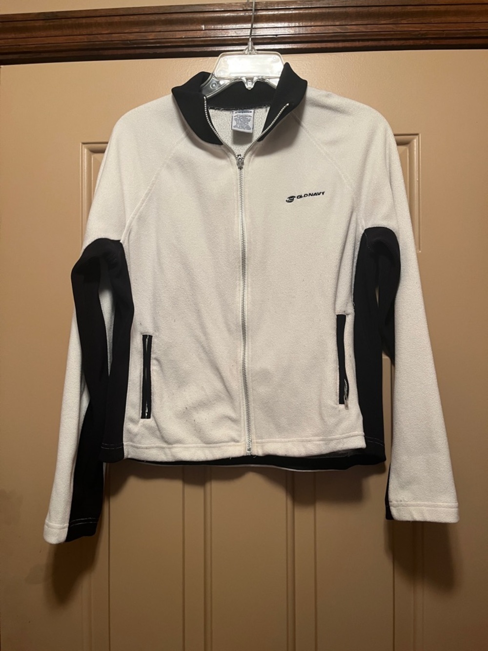Old Navy White and Black Full-Zip Fleece Utility Jacket fits smaller